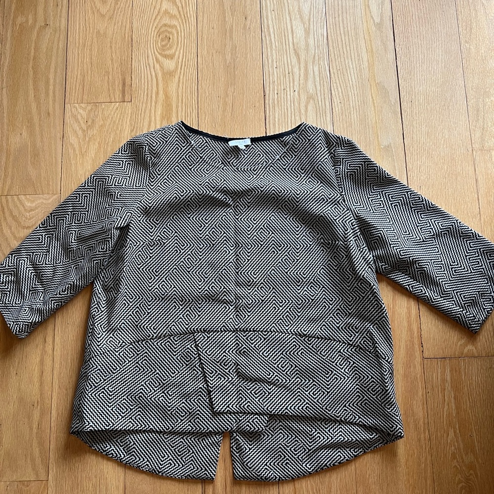 Elegant Maze Pattern Women's Blouse